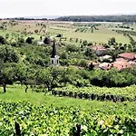 De Charme Dans Ferme Lorraine Avec Jardin Clos, A Proximite De Sentiers Et Base De Loisirs - Fr-1-584-32 * Pulney